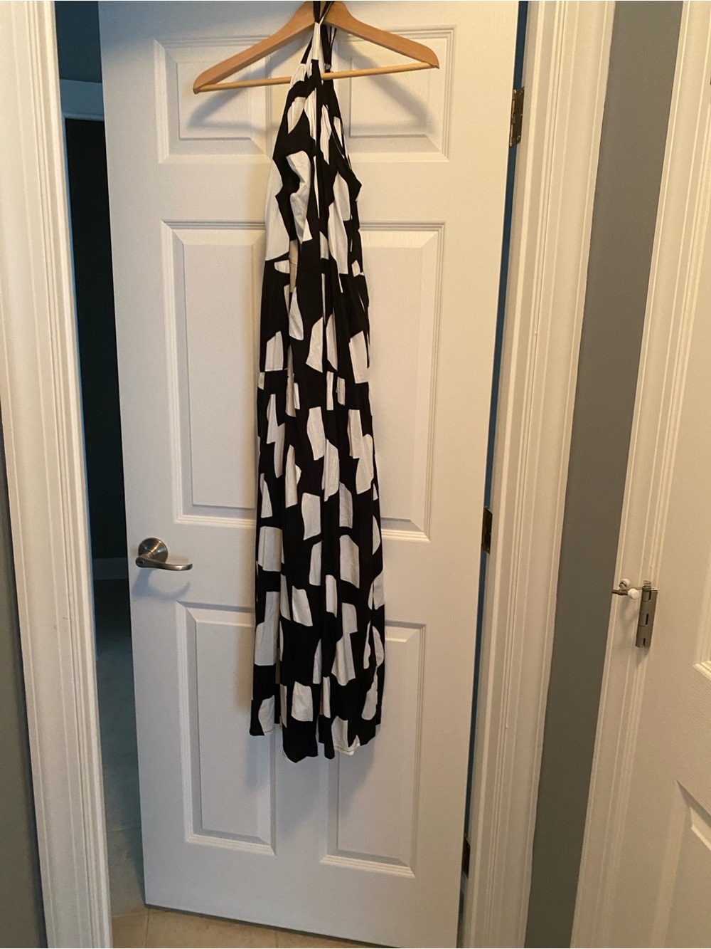 Monochrome Geometric Maxi Dress with Spaghetti Straps - Picture 11 of 11